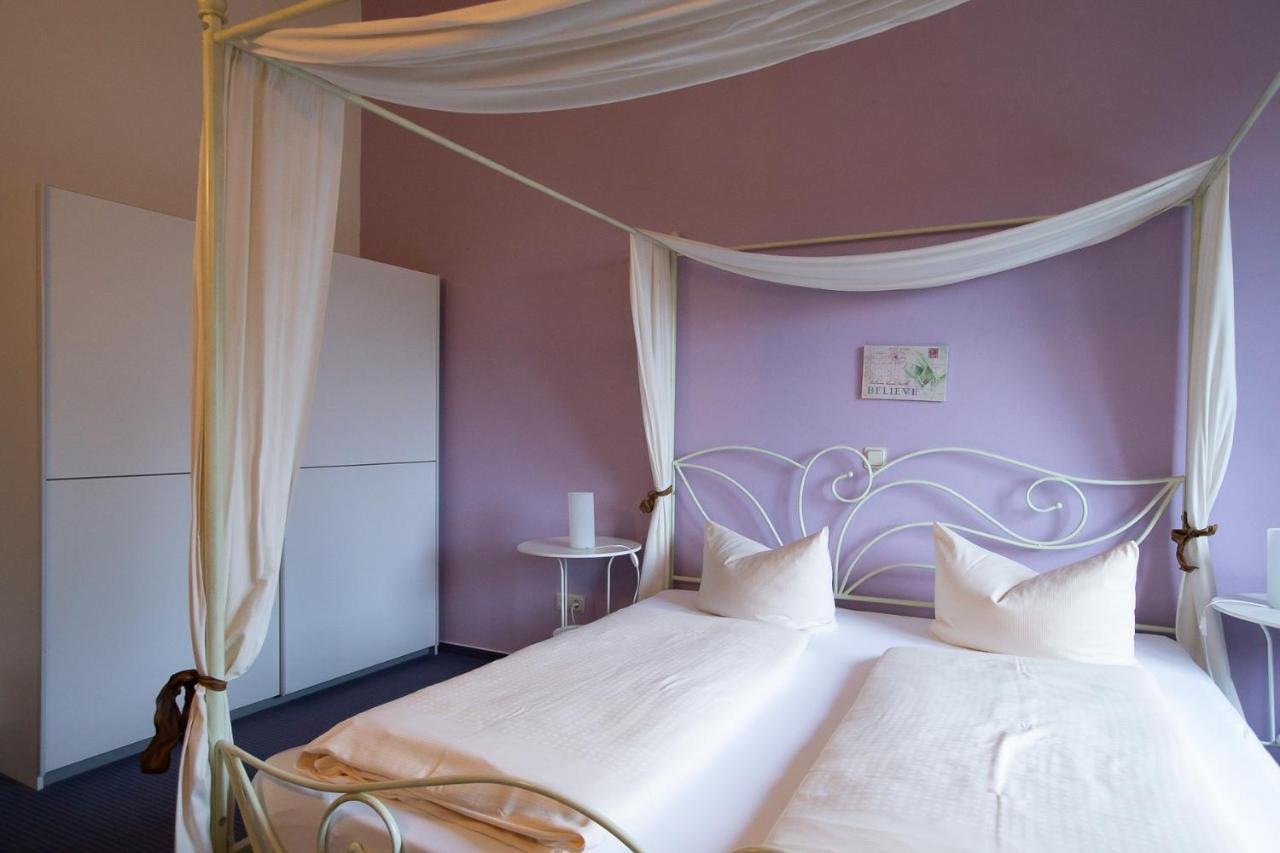 Hotel Schlosshof Dolgesheim Ngoại thất bức ảnh