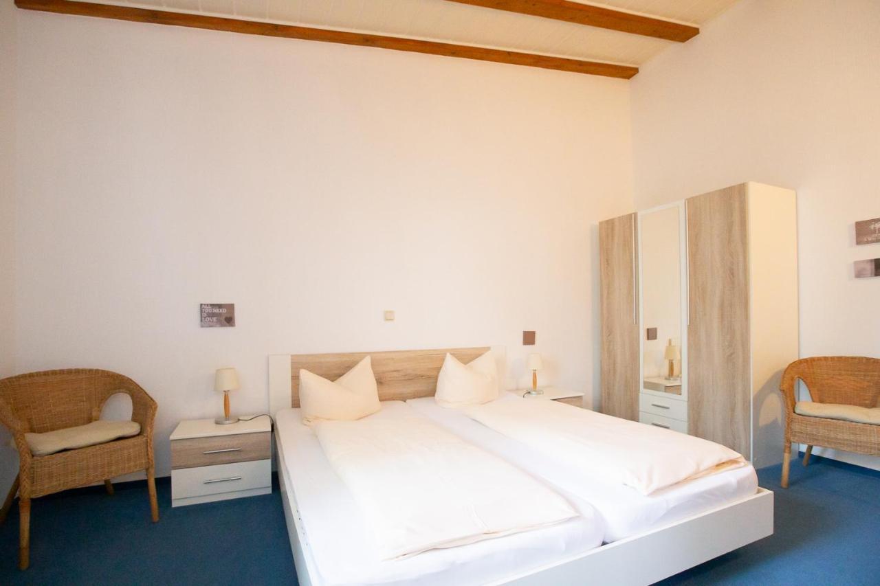 Hotel Schlosshof Dolgesheim Ngoại thất bức ảnh